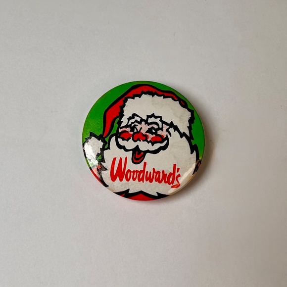 Woodward’s Santa Claus Pinback Button ~ 1.5” Canadian Retail Ephemera - Picture 4 of 4